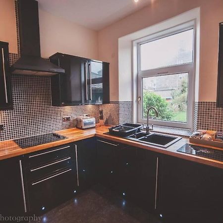 Stylish And Spacious Two Bed In Aberdeen'S West End エクステリア 写真