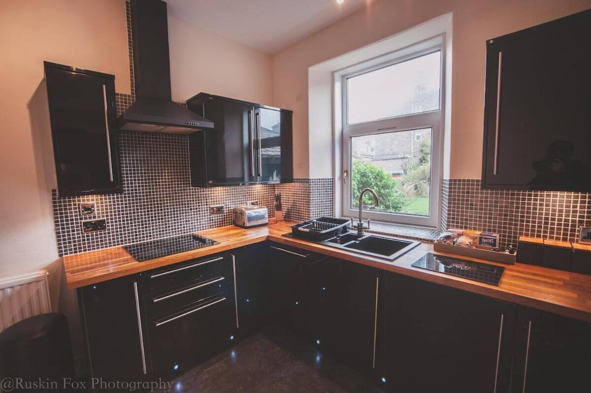 Stylish And Spacious Two Bed In Aberdeen'S West End エクステリア 写真